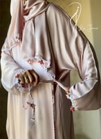 شرشف صلاة لف وردي فاتح مزين بالكروشيه و الورد