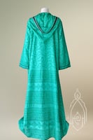 قفطان من الحرير بطبعات زهور