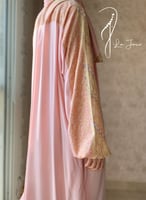 224004 شرشف صلاة رسم باتيك لف وردي واصفر الطرحة مث...