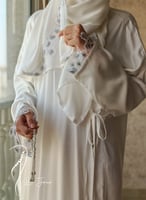 شرشف صلاة لف ابيض أويا فضي