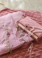 شرشف صلاة سستة وردي باستيل بالكروشيه و الورد الاوي...