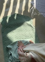 شرشف صلاة باتيك لف مفتوح باستيل تفني فاتح الطرحة ن...