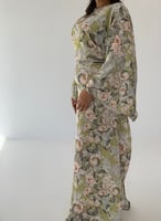 فستان حرير اخضر درابيه فري سايز يلبس بعدة طرق طوبي