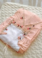 شرشف صلاة سستة خربزي فاتح بالكروشيه و الورد الاويا