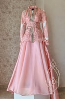 قفطان مغربي أورغانزا سيمون بتل مطرز مع حزام