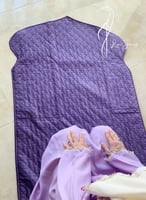 شرشف صلاة سحاب موف مزين بالكروشي يدوي