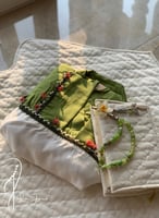 شرشف صلاة لف أخضر بالكروشيه و الورد الاويا