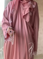 شرشف صلاة بصلي وردي لف مزين بالأويا