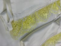 شرشف صلاة اويا لف مفتوح اوف وايت مع اصفر