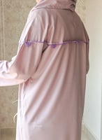 شرشف صلاة سستة موف على بيج مزين بالكروشي من لاجور