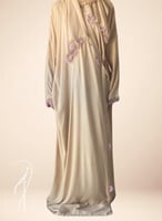 شرشف صلاة لف بيج مزين بالكروشي اليدوي و الطرحة مثب...