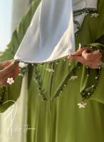 شرشف صلاة سحاب اخضر مزين بالكروشي يدوي .