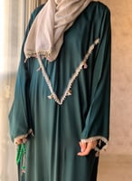 شرشف صلاة سستة اخضر غامق مزين بالكروشيه و الورد ال...