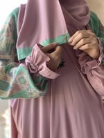 224012 شرشف صلاة رسم باتيك لف بصلي واخضر و الطرحة...