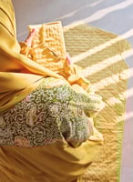 شرشف صلاة لف رسم باتيك اصفر كموني أنيق