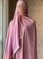 شرشف صلاة مربع وردي مثل الملاية اللف