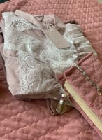 مجموعة 5أطقم شراشف لف دانتيل