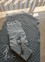 شرشف صلاة لف سماوي فاتح على رمادى بالكروشيه و الور...