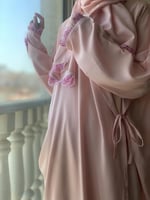 شرشف صلاة وردي لف اويا تركي و الطرحة مثبتة .