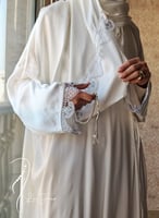 شرشف صلاة لف أوف وايت مزين بالاويا الفضي