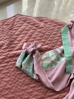 224012 شرشف صلاة رسم باتيك لف بصلي واخضر و الطرحة...