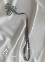 سبحة 33 خشب الكوك مزينة بالكروشيه