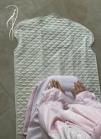 شرشف صلاة دانتيل وردي سحاب و الطرحة مثبتة