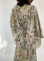 فستان حرير اخضر درابيه فري سايز يلبس بعدة طرق طوبي