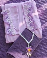 شرشف صلاة لف موف مزين بالاويا الابيض و البنفسجى