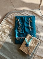 شرشف صلاة لف ازرق بالكروشيه و الورد الاويا