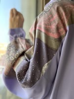 226002 شرشف صلاة رسم باتيك لف موف و الطرحة مثبتة .