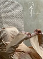 شرشف صلاة لف بيج ستان اويا وردي و الطرحة مثبتة.