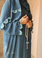 شرشف صلاة لف ازرق غامق مزين بالاويا من لاجور