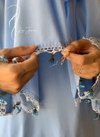 شرشف صلاة سماوي ازرق اويا ورد و الطرحة متصلة .