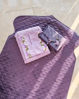 شرشف صلاة لف موف مزين بالاويا كروشيه ورد من لاجور