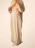 شرشف صلاة لف خربزي مزين بالكروشيه البيج و الاوف وا...