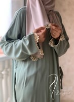 شرشف صلاة لف زيتي اخضر كروشيه يدوي و الطرحة مثبتة