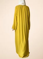 شرشف صلاة لف أصفر كموني بالكروشيه و الورد الاويا