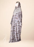 شرشف صلاة خمار منقوش موف مع دنتال فخم