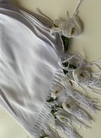 طرحة بيضاء وذهبي مزبن بكروشيه ورد تركي فاخر