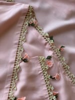 شرشف صلاة لف وردي على خربزي بالكروشيه و الورد الاو...