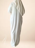 شرشف صلاة لف ستان ابيض بالورد الاويا المميز