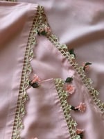 شرشف صلاة لف وردي على خربزي بالكروشيه و الورد الاو...