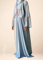 113006 شرشف صلاة سستة ازرق سماوي مزين بالكروشيه حل...