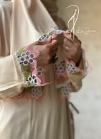 شرشف صلاة بيج ستان اويا لف و الطرحة مثبتة.