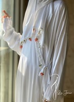 شرشف صلاة لف ابيض بالكروشبه و الورد الاويا و الطرح...