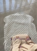 شرشف صلاة لف بيج مزين بالكروشي اليدوي و الطرحة مثب...