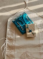 شرشف صلاة لف ازرق بالكروشيه و الورد الاويا مميز