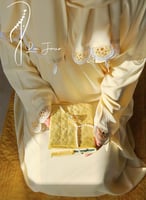 شرشف صلاة لف اصفر باستال فاتح مزين بأويا يدوي من ل...