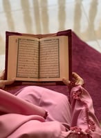 شرشف صلاة وردي بصلي سستة مزينة بالكروشيه الوردي